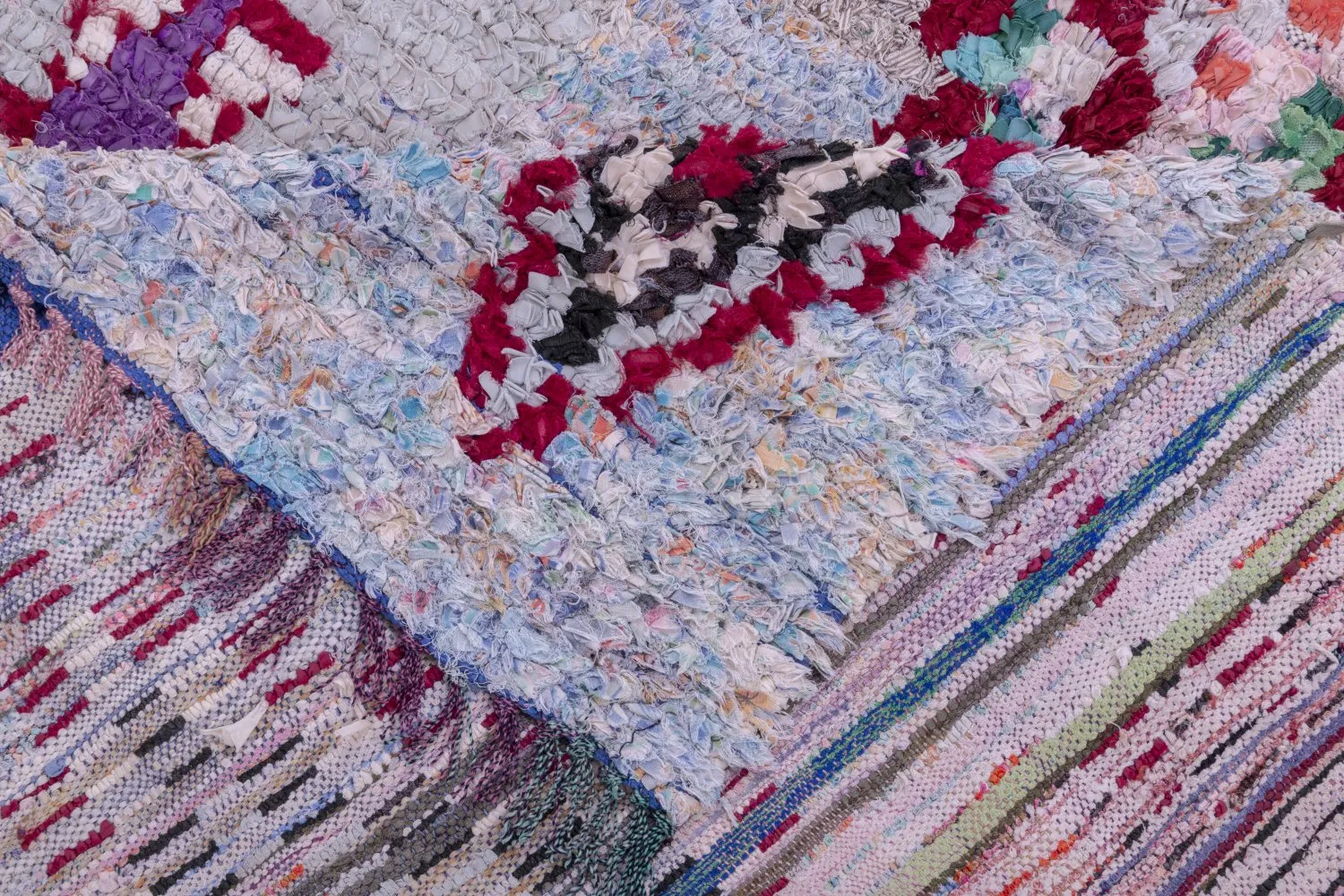 Marokkolainen Kilim matto Boucherouite 250 x 125 cm