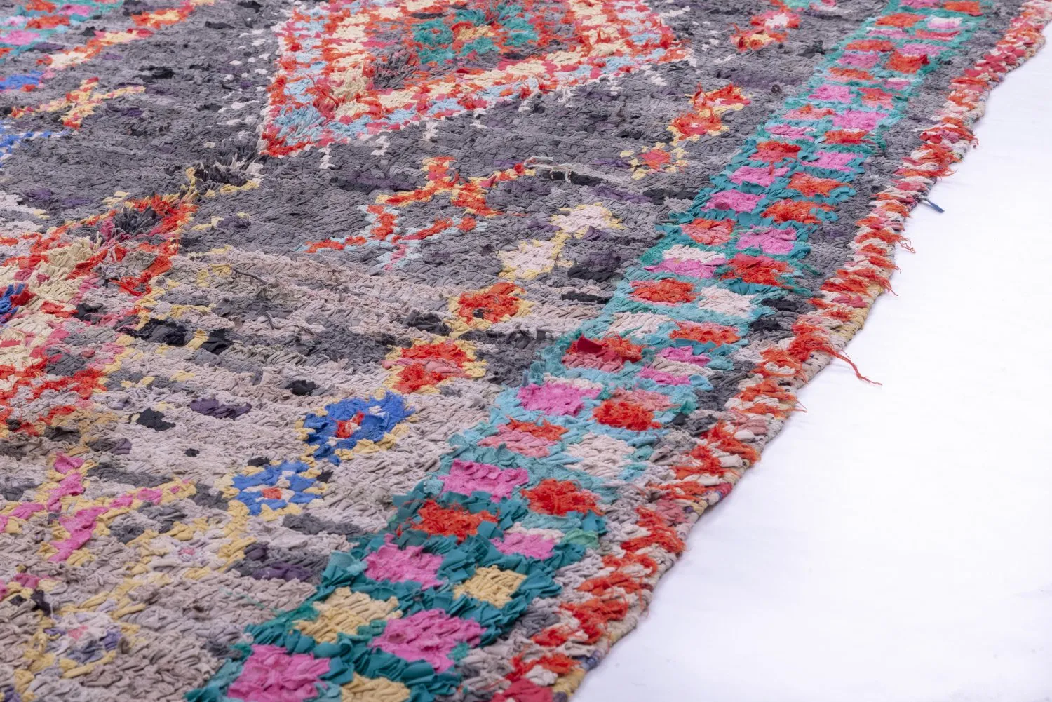 Marokkolainen Kilim matto Boucherouite 230 x 125 cm