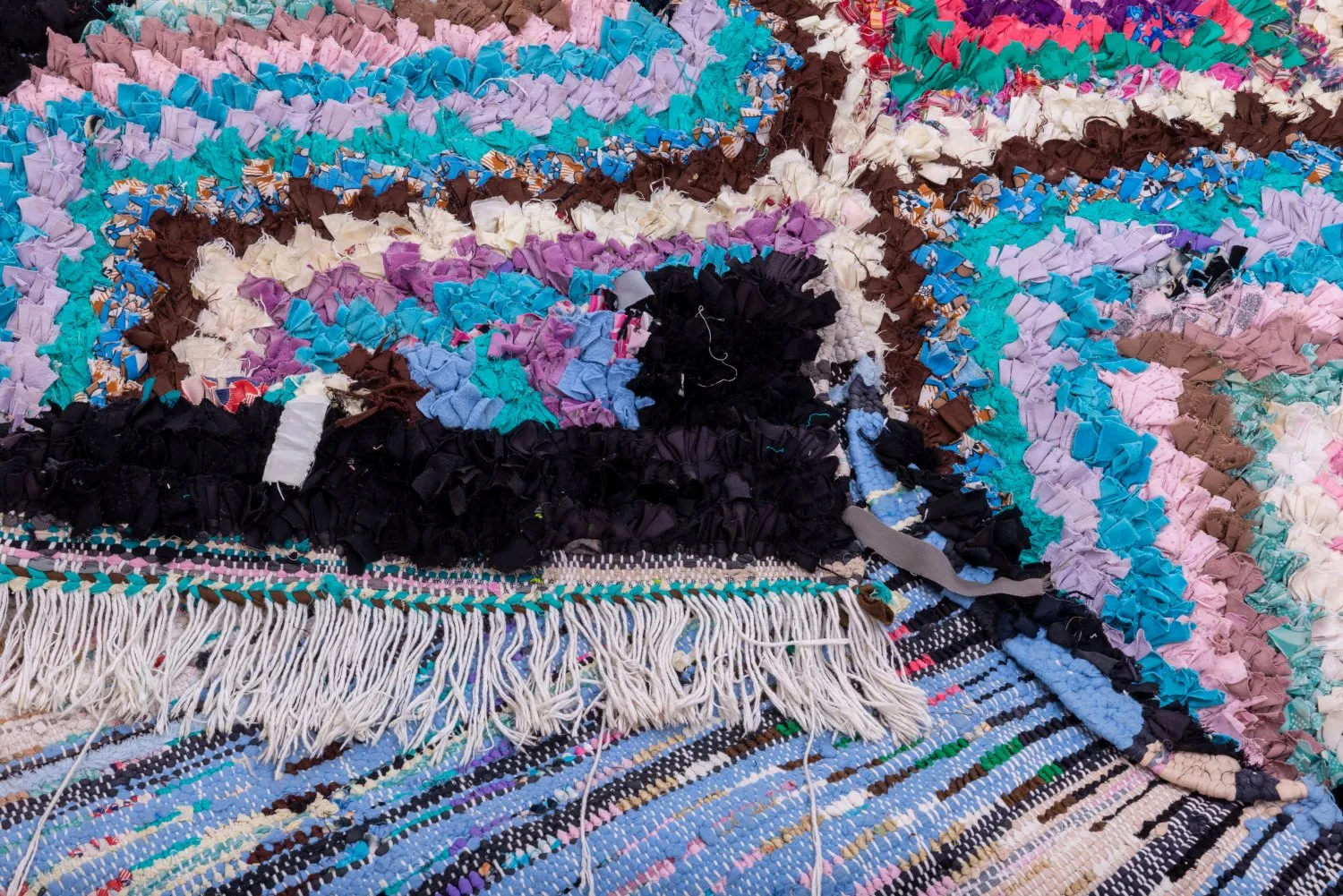 Marokkolainen Kilim matto Boucherouite 195 x 120 cm