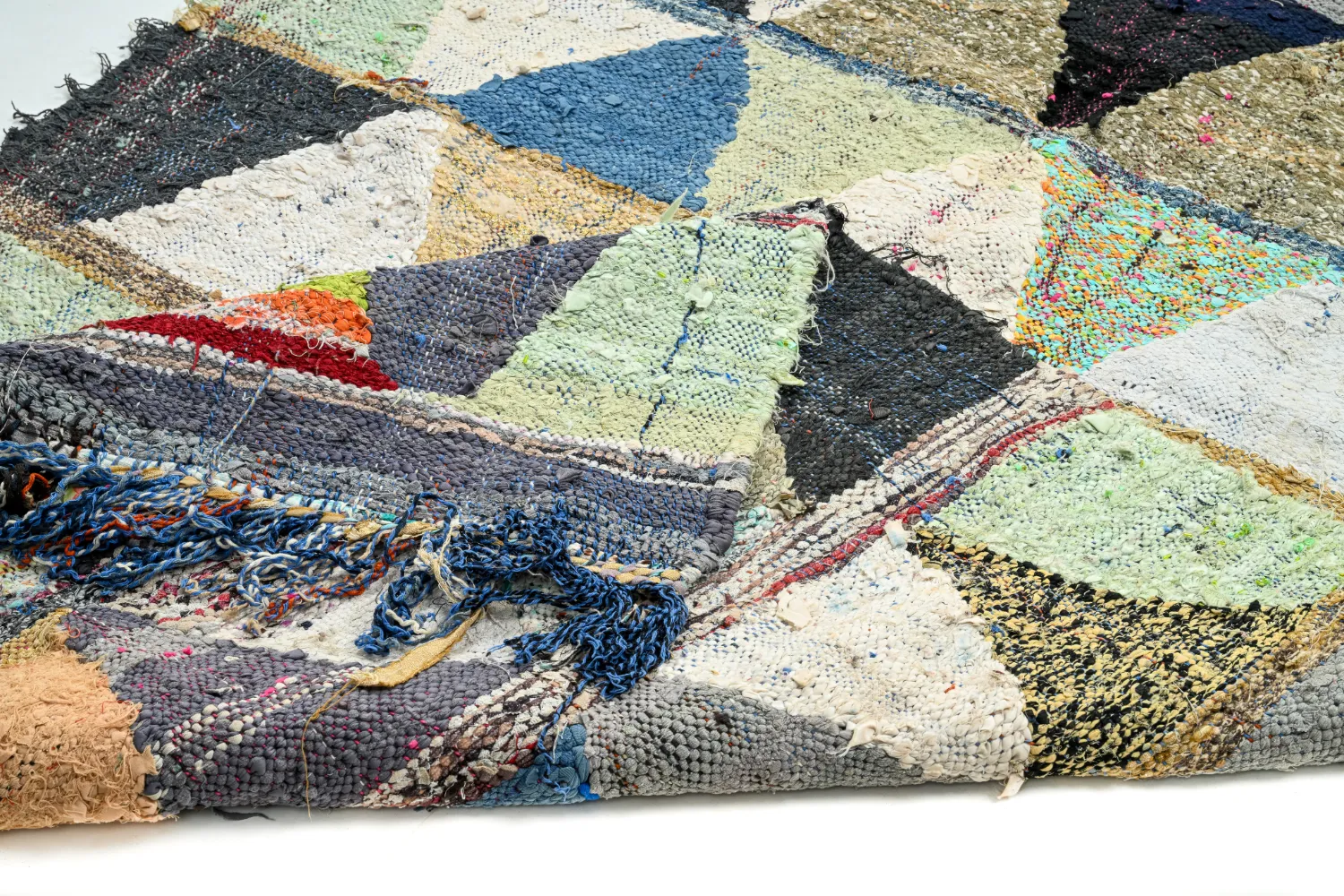 Marokkolainen Kilim matto Boucherouite 125 x 230 cm