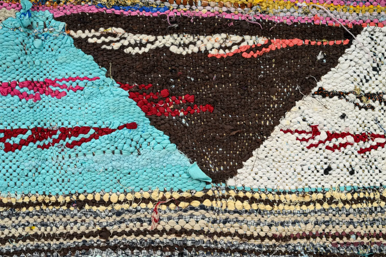 Marokkolainen Kilim matto Boucherouite 135 x 235 cm