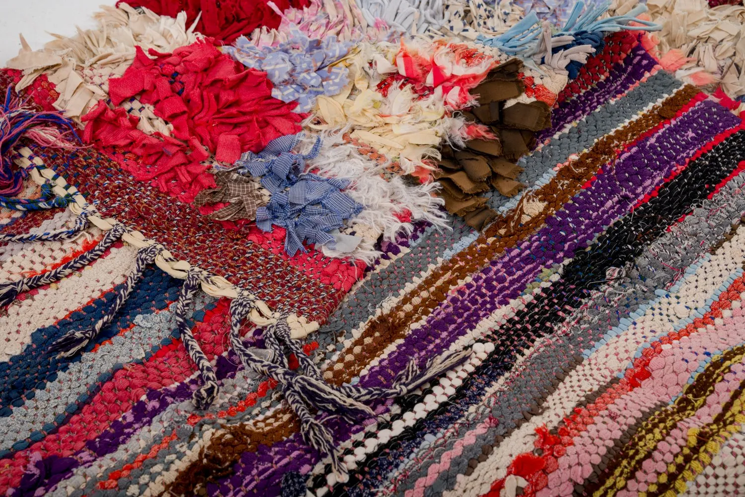 Marokkolainen Kilim matto Boucherouite 380 x 105 cm