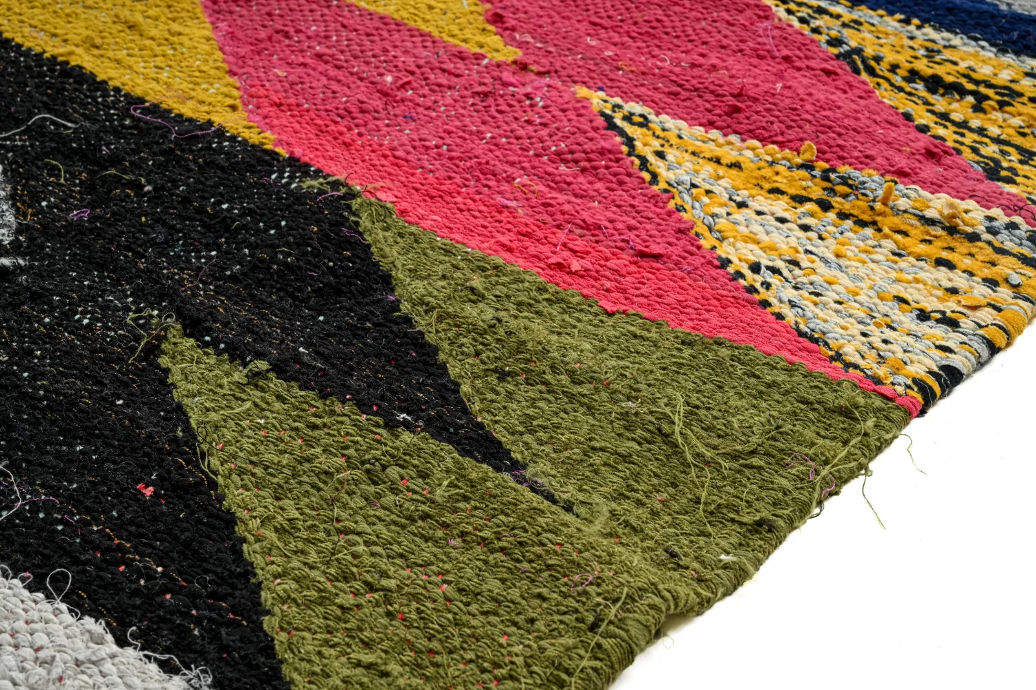 Marokkolainen Kilim matto Boucherouite 155 x 255 cm