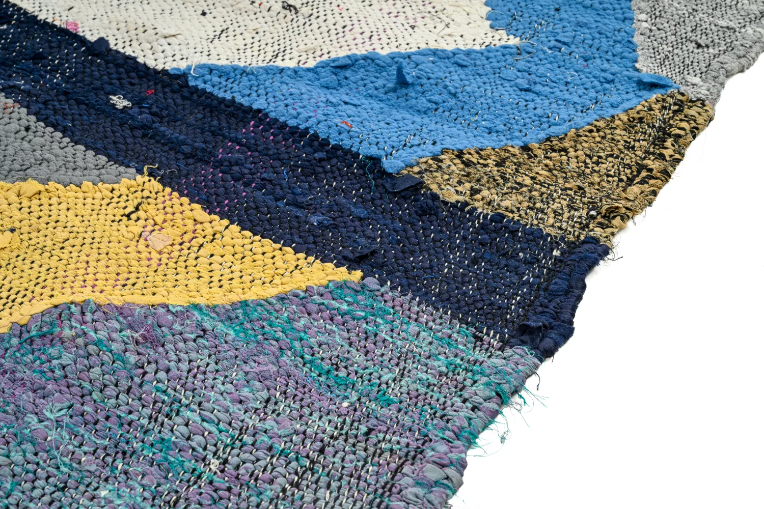 Marokkolainen Kilim matto Boucherouite 135 x 250 cm