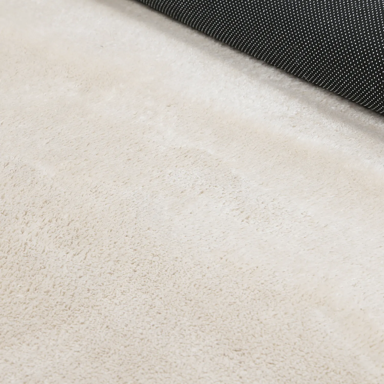 Epäsymmetrinen Aaltokuvioinen Ryijymatto - Aranga Super Soft Fur (beige)