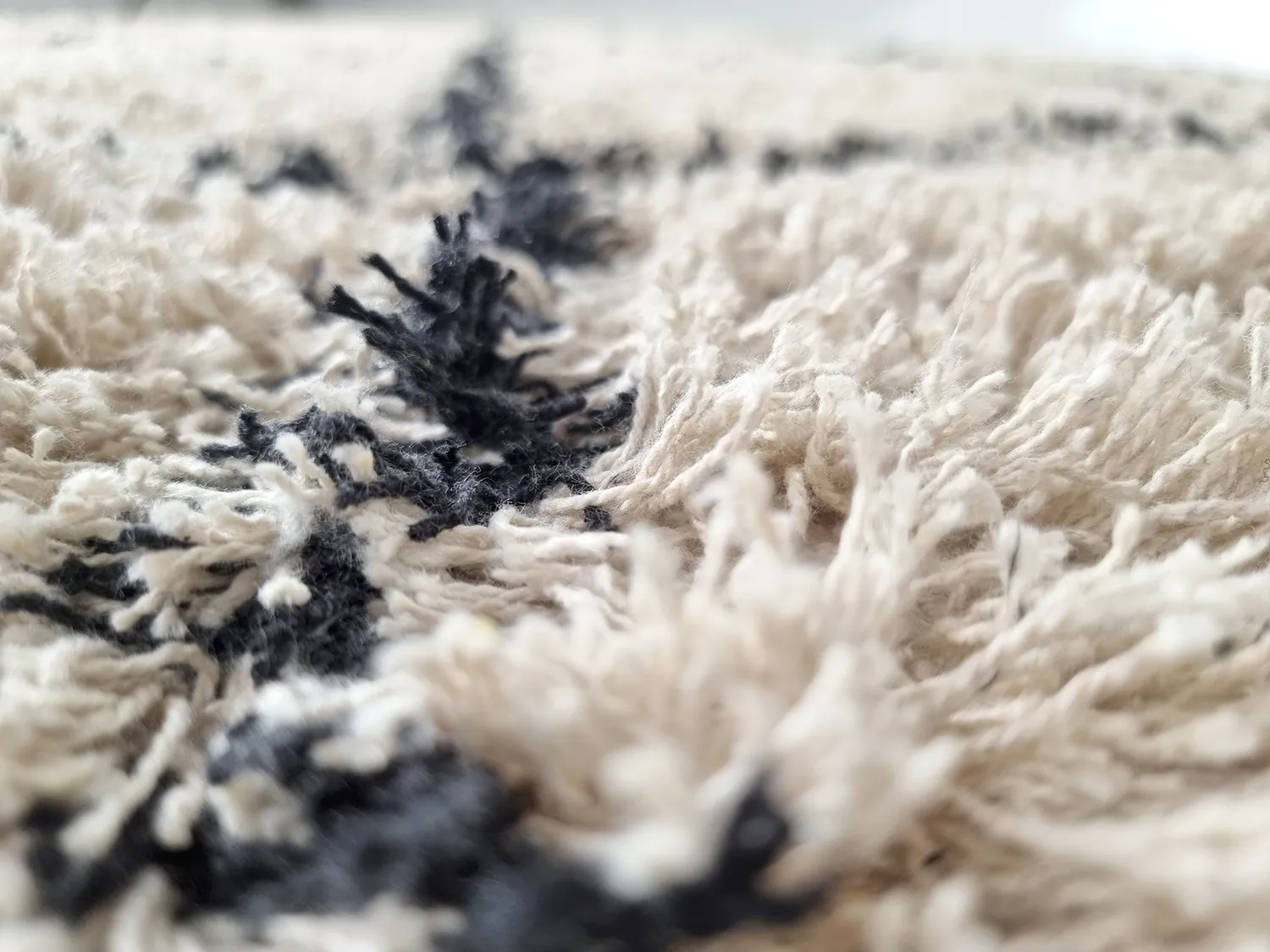 Ryijymatot - Alcott Natural Cotton Shaggy (musta/valkoinen)