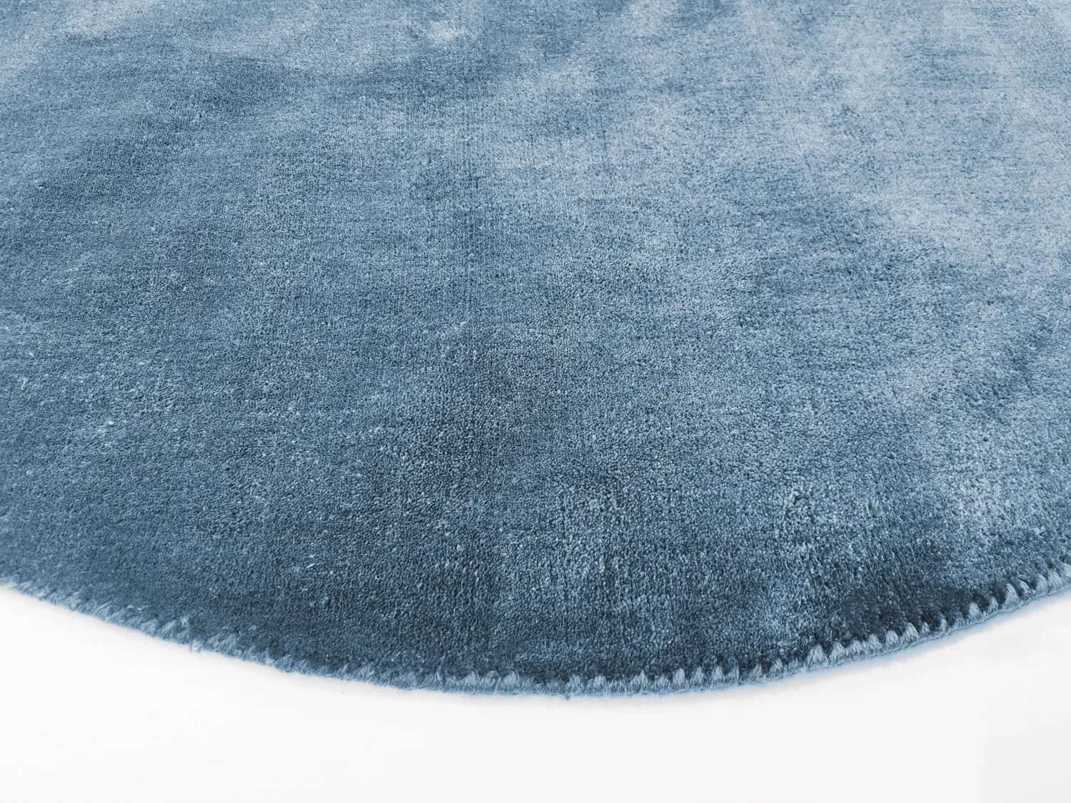 Pyöreä matto - Recycled PET with viscose look (sininen)