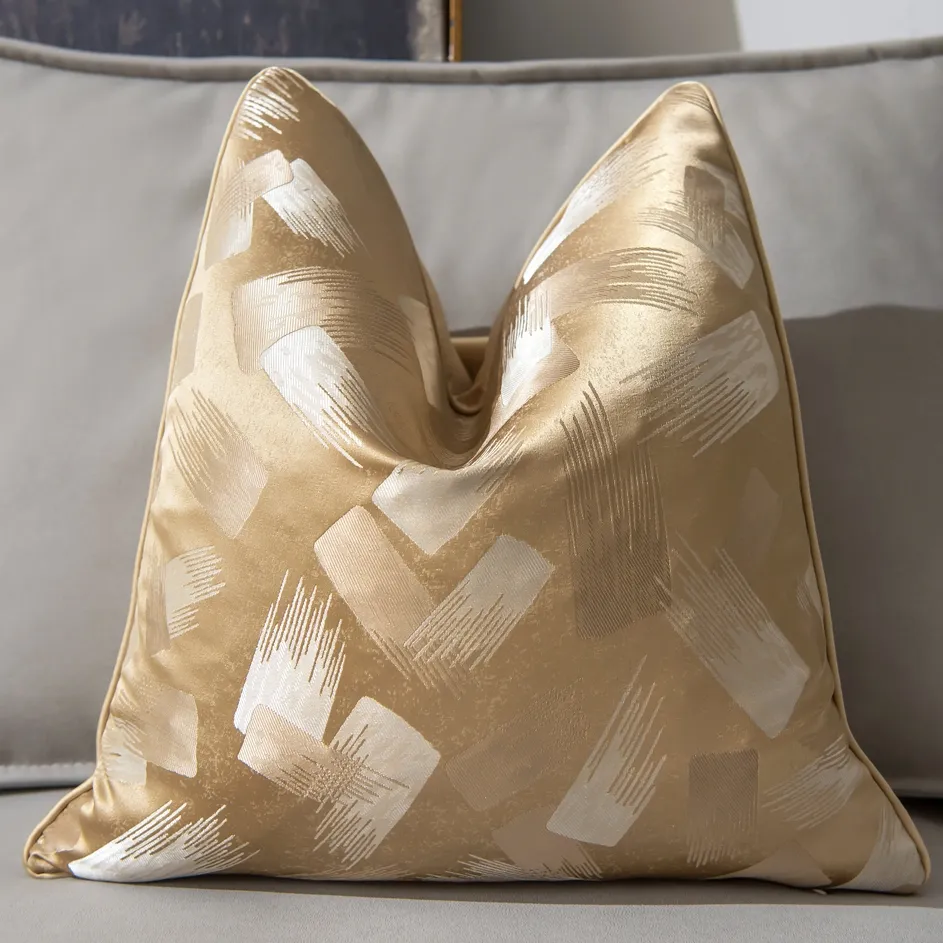 Tyynyliina - European Luxury 45 x 45 cm (kulta)