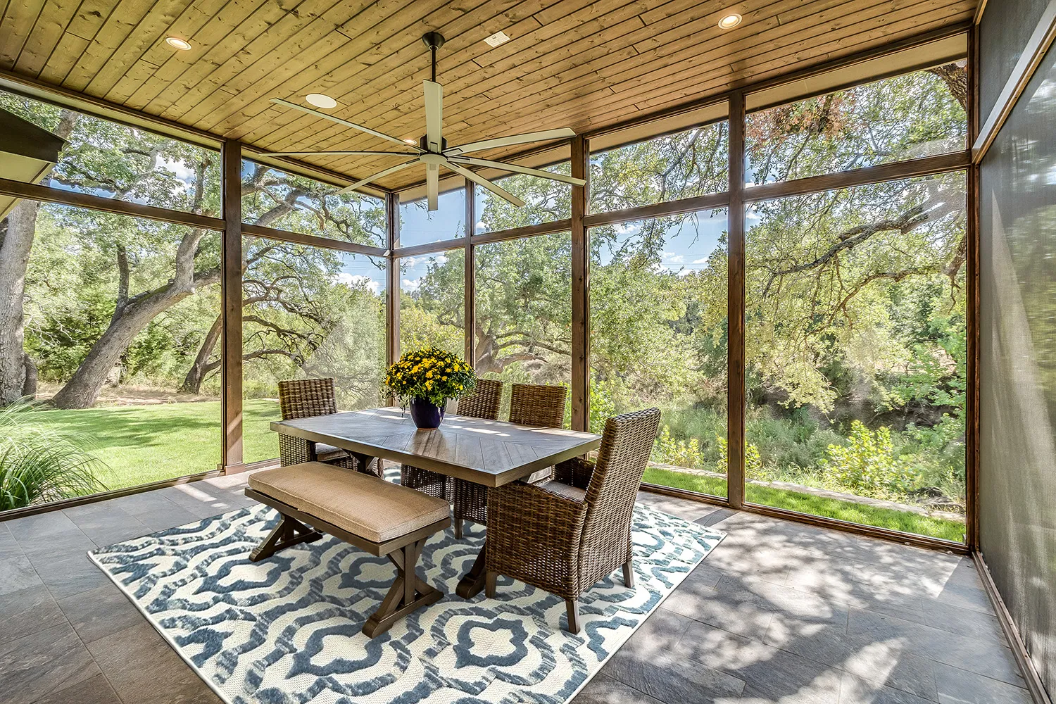 Shaggy Indoor-Outdoor - Trenton (valkoinen/sininen)