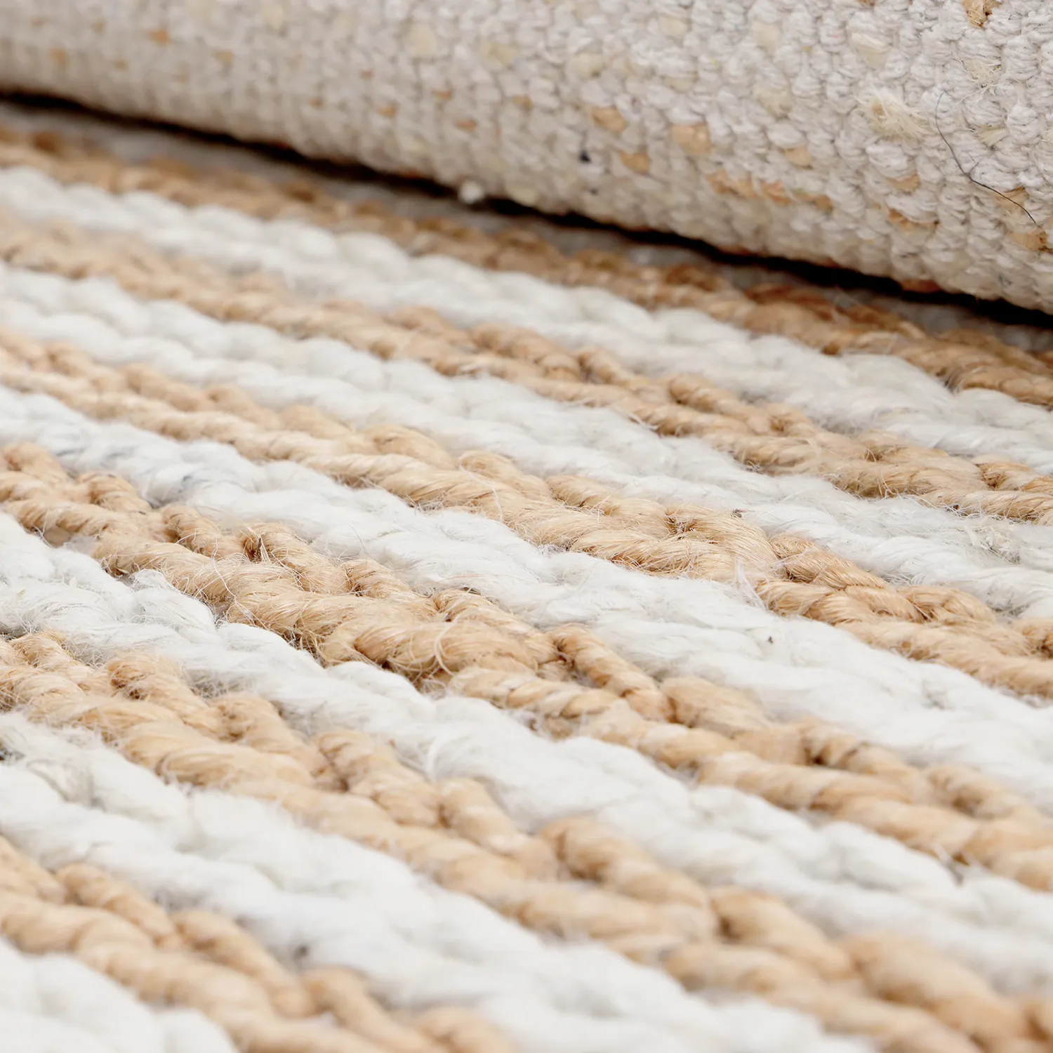 Juutti-matto - Howrah Braided Jute (luonto/valkoinen)