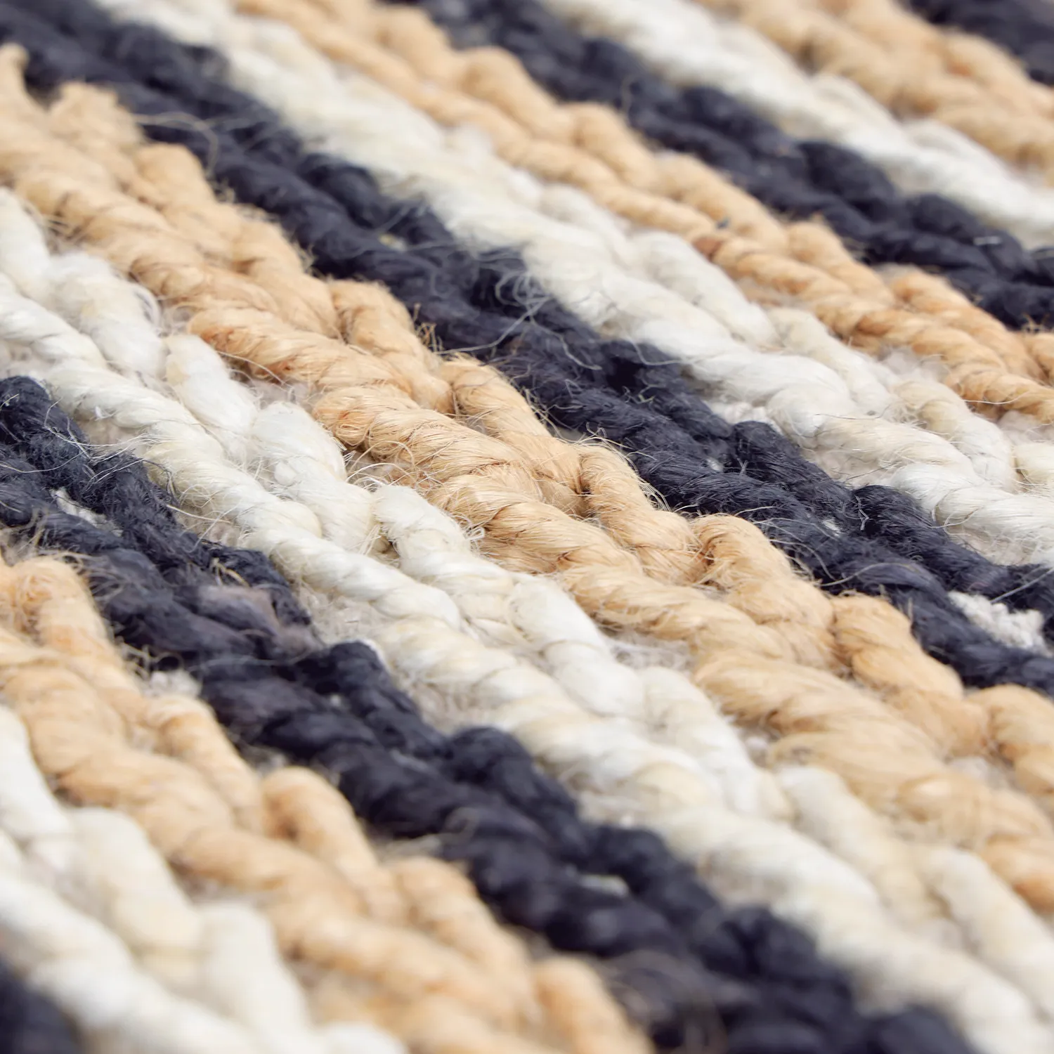 Juutti-matto - Howrah Braided Jute (luonnonvalkoinen/musta)