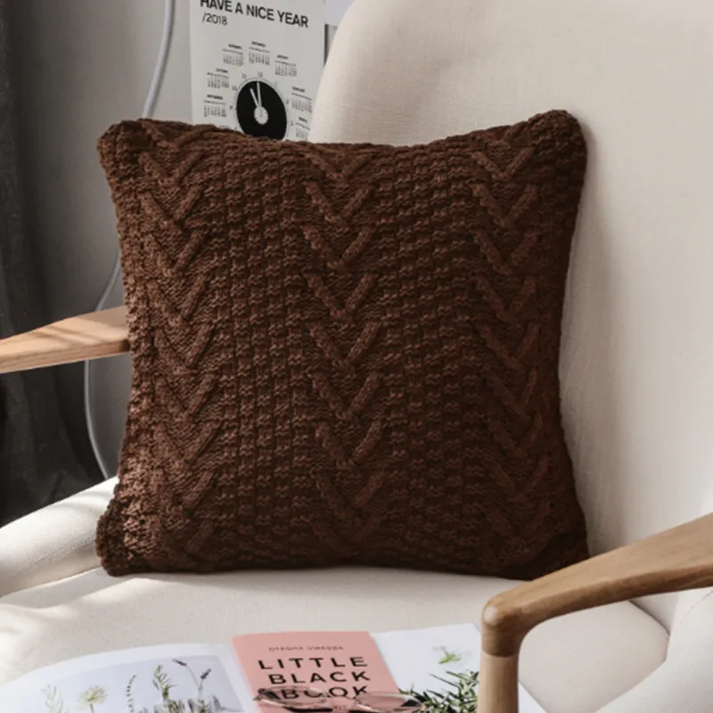 Tyynyliina - Knit Macrame 45 x 45 cm (ruskea)