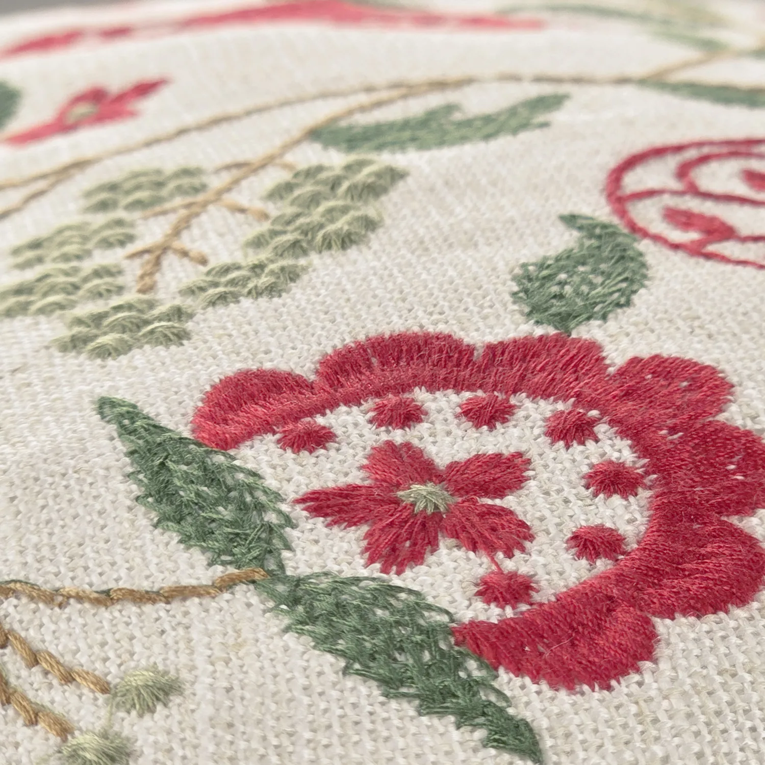 Tyynyliina - Kalmar Embroidered Cushion Cover (multi)