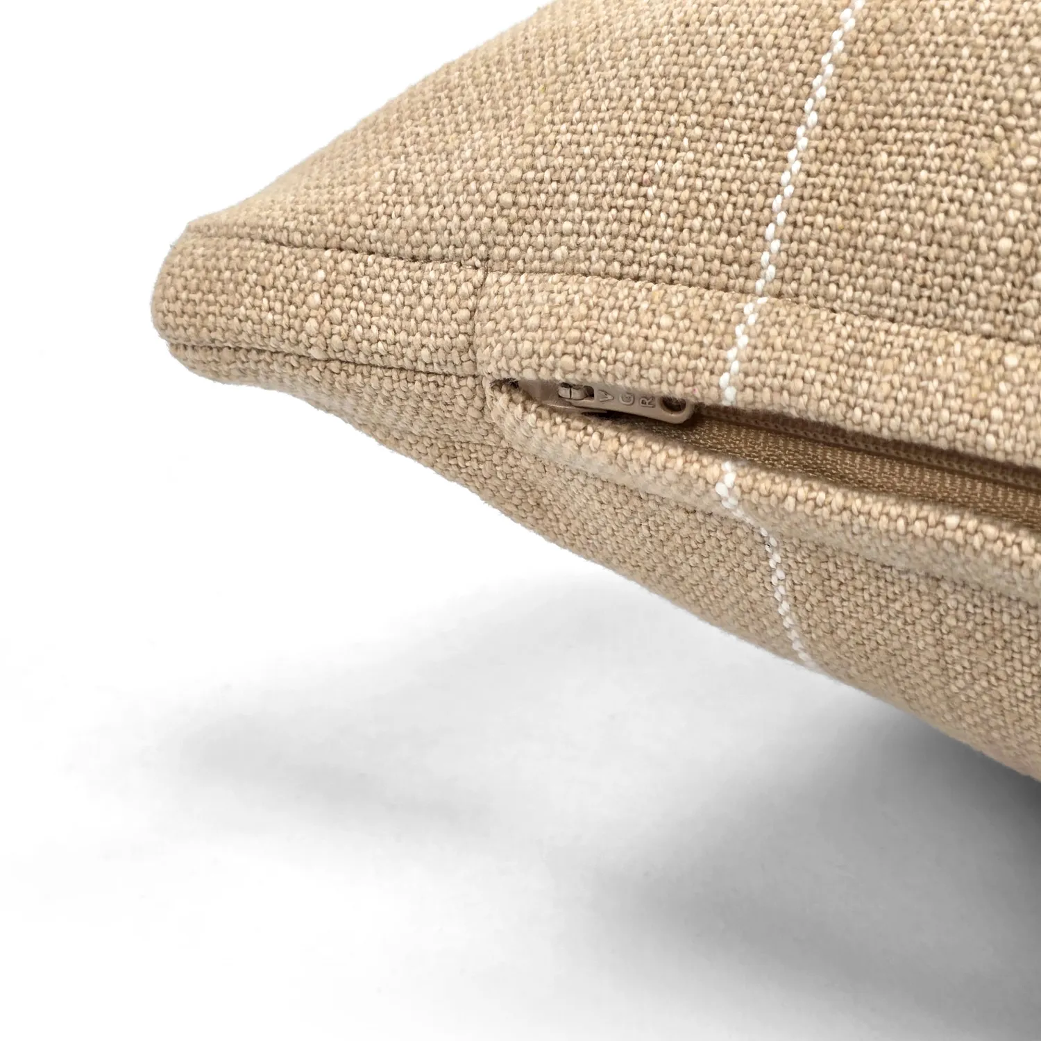 Tyynyliina - Martina Stripe (beige/valkoinen)
