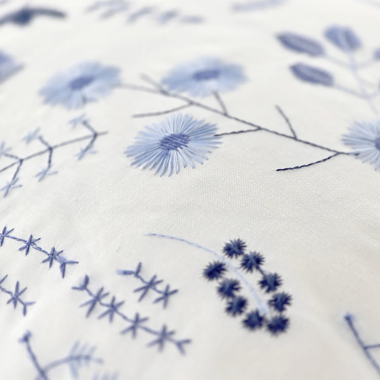 Tyynyliina - Stavanger Embroidered Cushion Cover (multi)