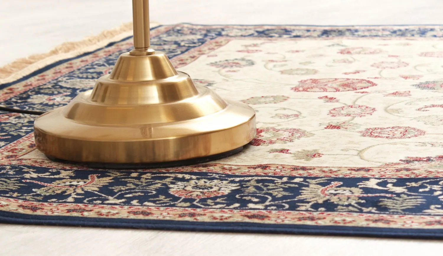 Wilton-matto - Angelica (beige/laivastonsininen)