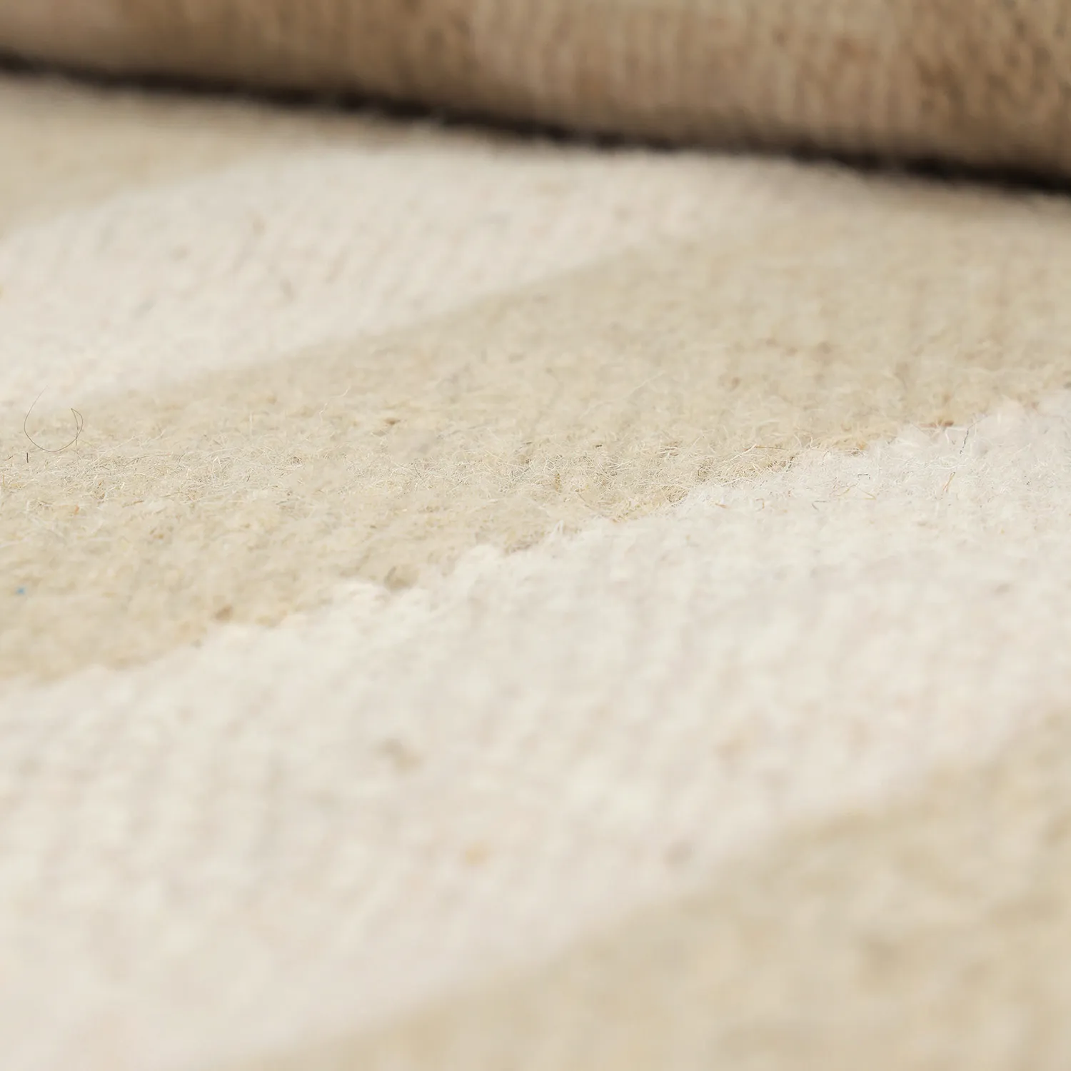 Epäsäännöllinen villamatto - Kystaro (kerma/beige)
