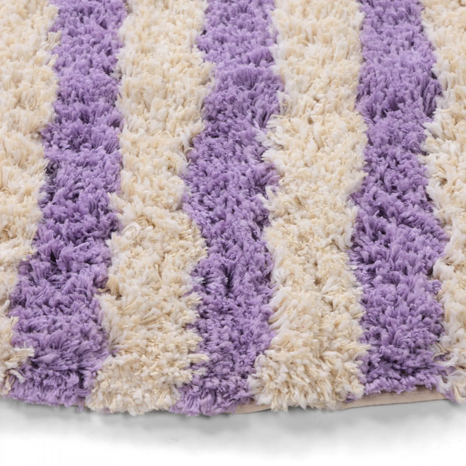 Pyöreät matot - Thira Stripe Cotton Shaggy (kerma/vaalea violetti)