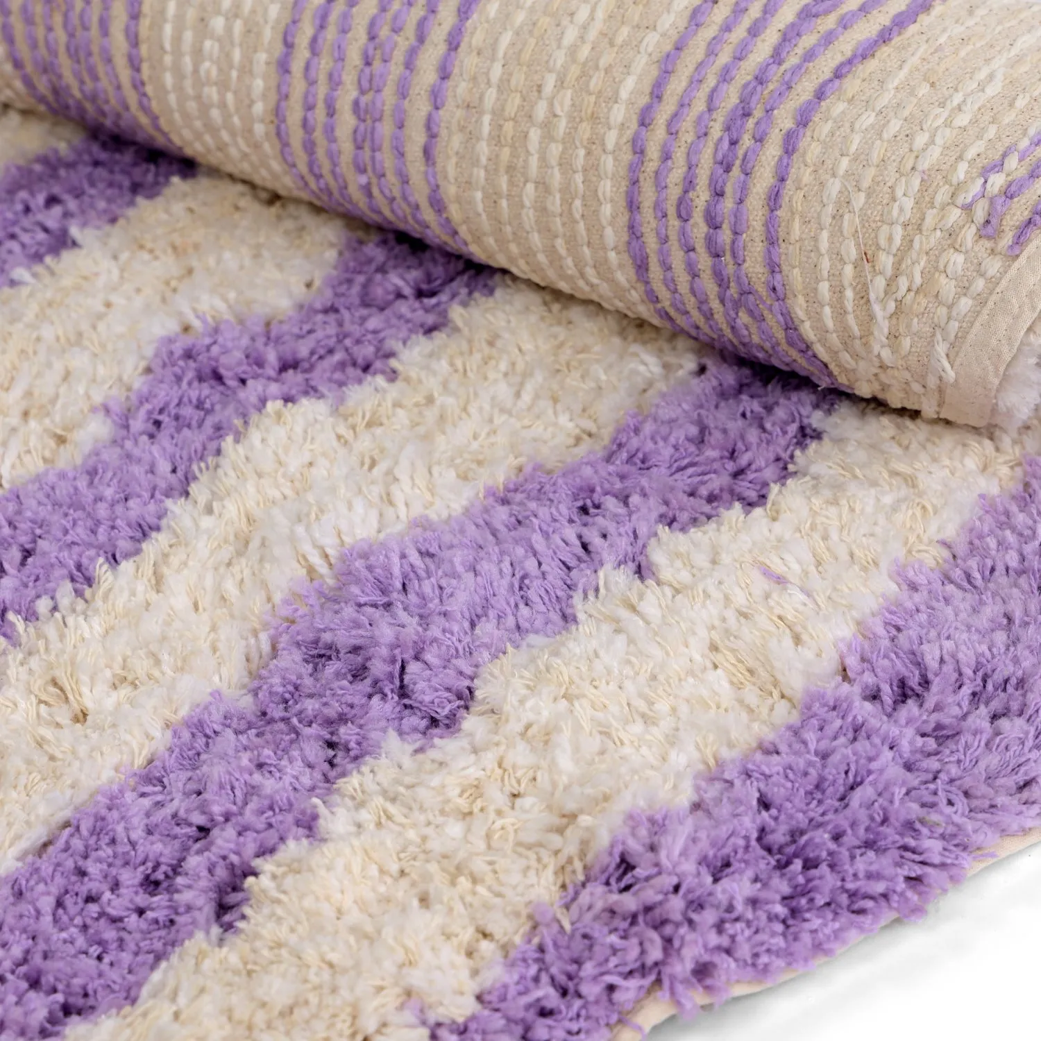 Pyöreät matot - Thira Stripe Cotton Shaggy (kerma/vaalea violetti)