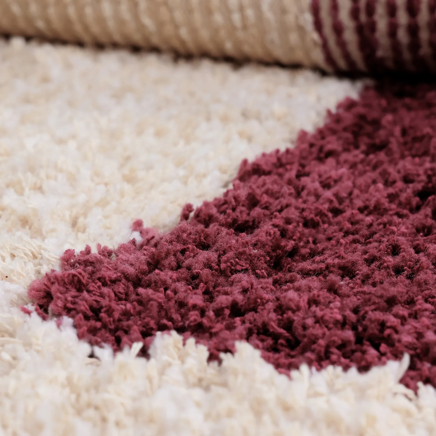 Ryijymatot - Begur Natural Cotton Shaggy (luonnonvalkoinen/viininpunainen)
