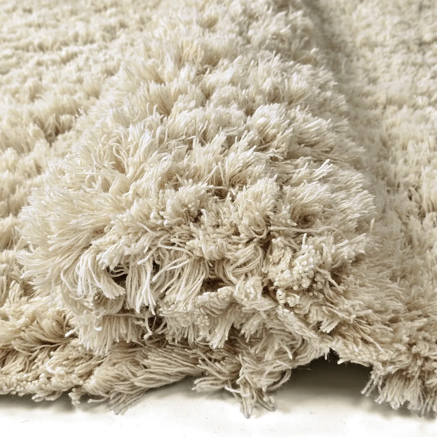 Ryijymatot - Fassale Hand Woven Wool Shaggy (kerma)
