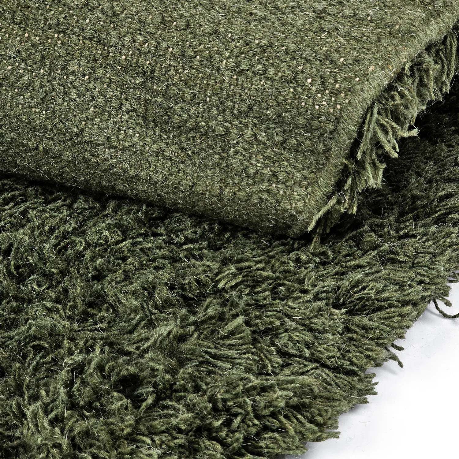 Pyöreät matot - Fassale Hand Woven Wool Shaggy (sammaleen vihreä)