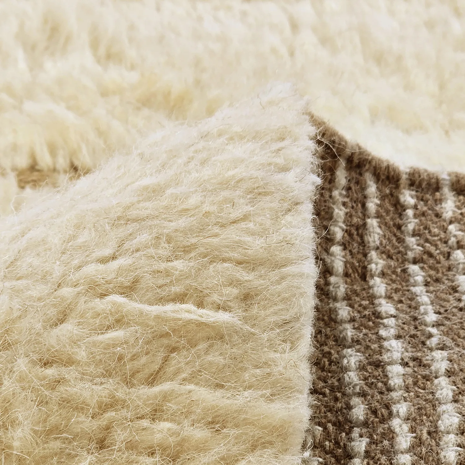Ryijymatot - Kiberg Hand Woven Wool Shaggy (kerma)