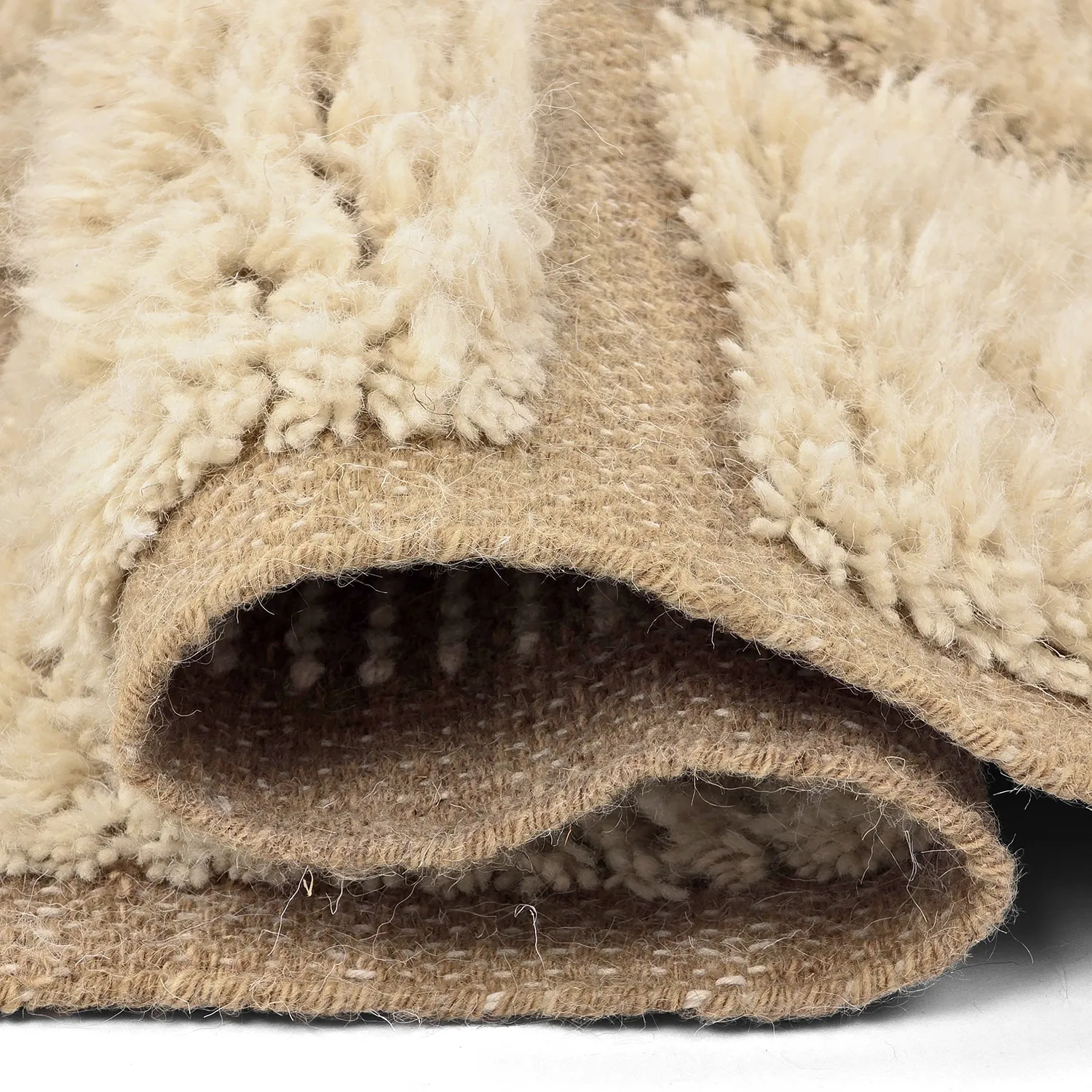 Ryijymatot - Leknes Hand Woven Wool Shaggy (kerma)