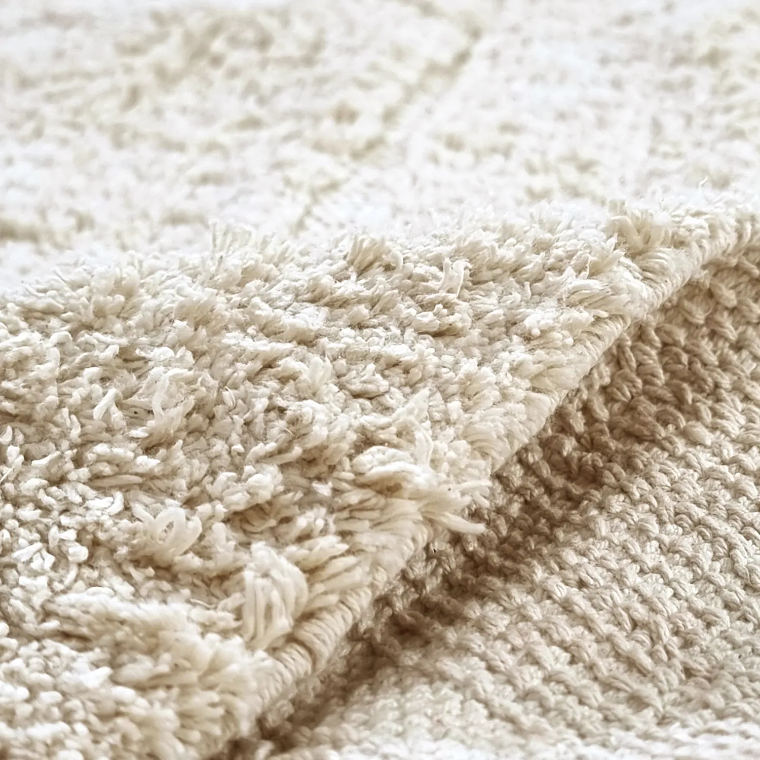 Ryijymatot - Sivia Natural Cotton Shaggy (luonnonvalkoinen)