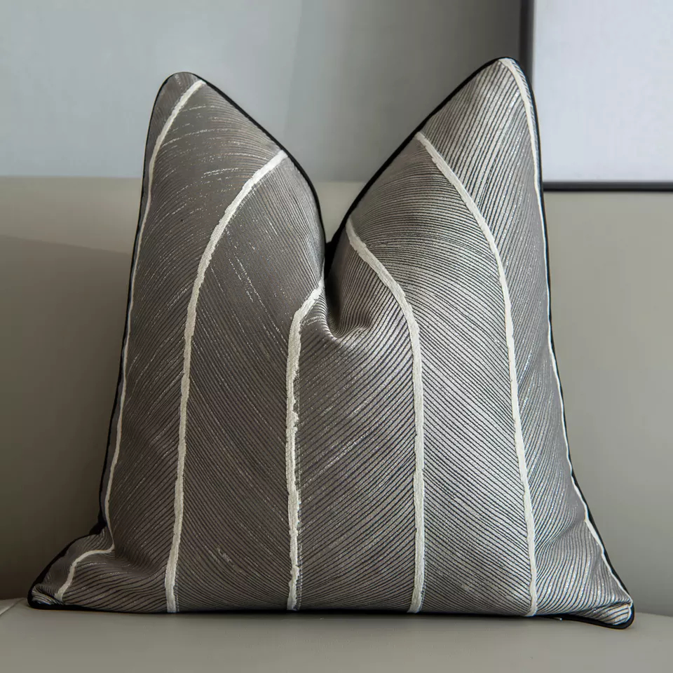 Tyynyliina - Striped Design 45 x 45 cm (harmaa/valkoinen)