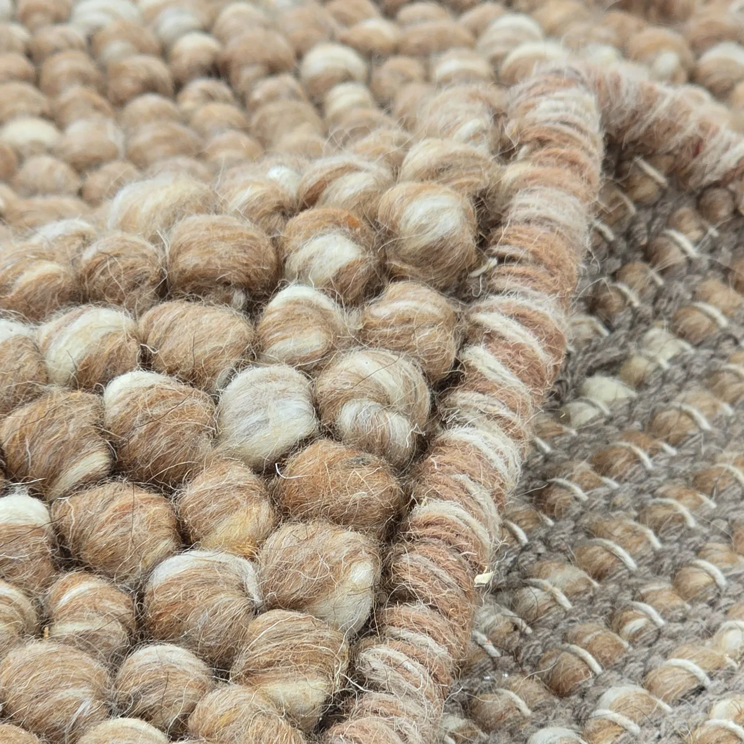 Pyöreät matot - Avafors Wool Bubble (vaaleanruskea/valkoinen)