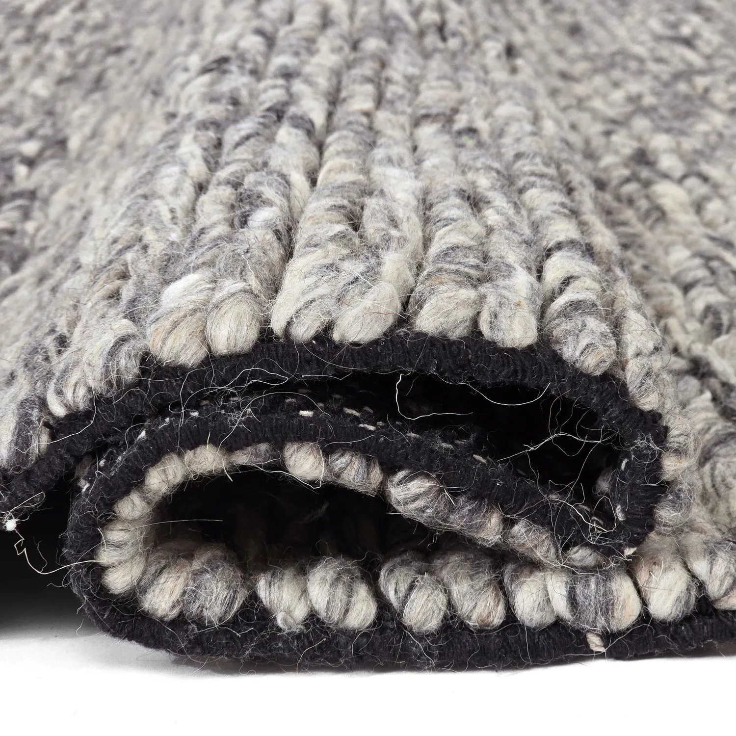 Villamatto - Talvia Braided Wool (tumman harmaa)