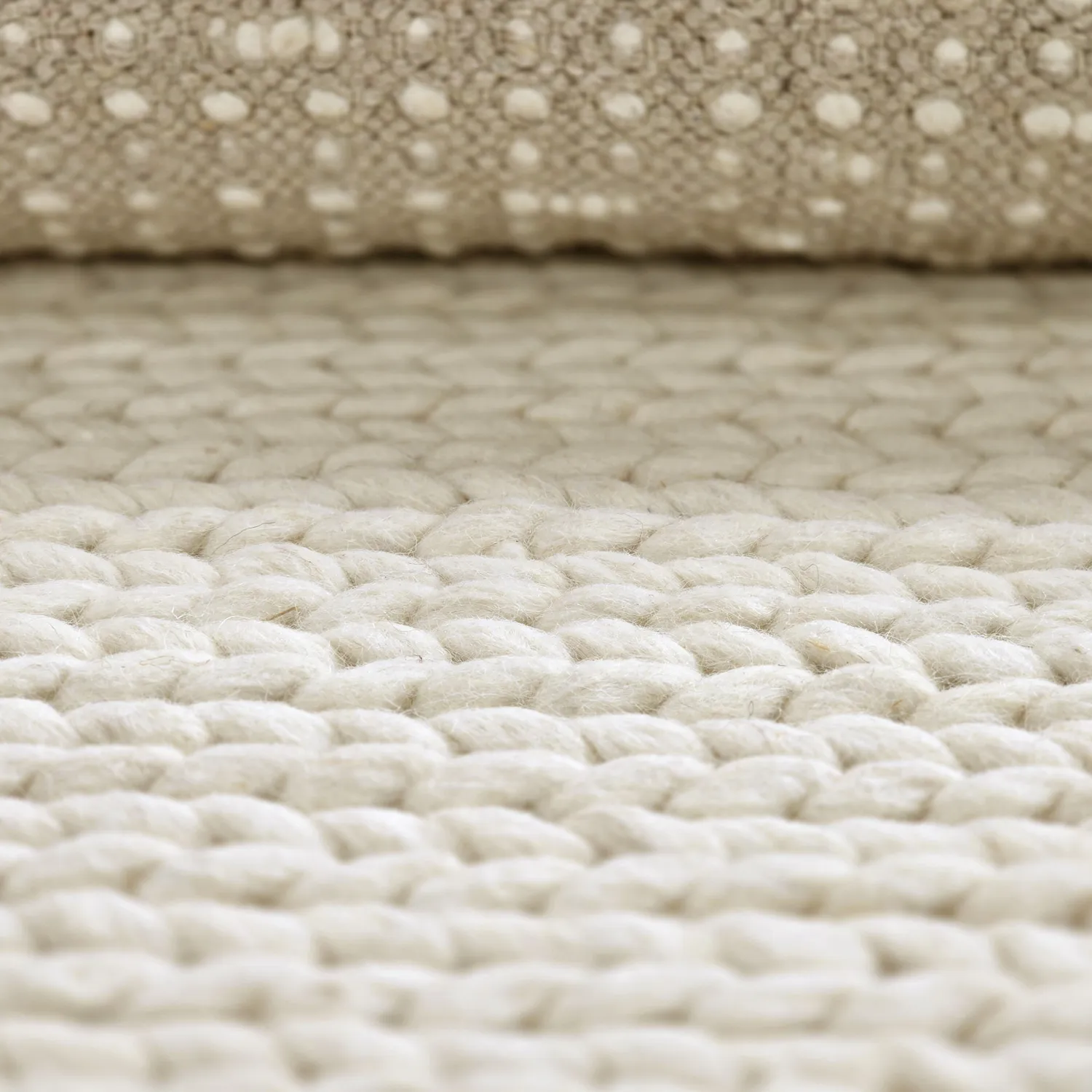 Villamatto - Talvia Braided Wool (luonnonvalkoinen)