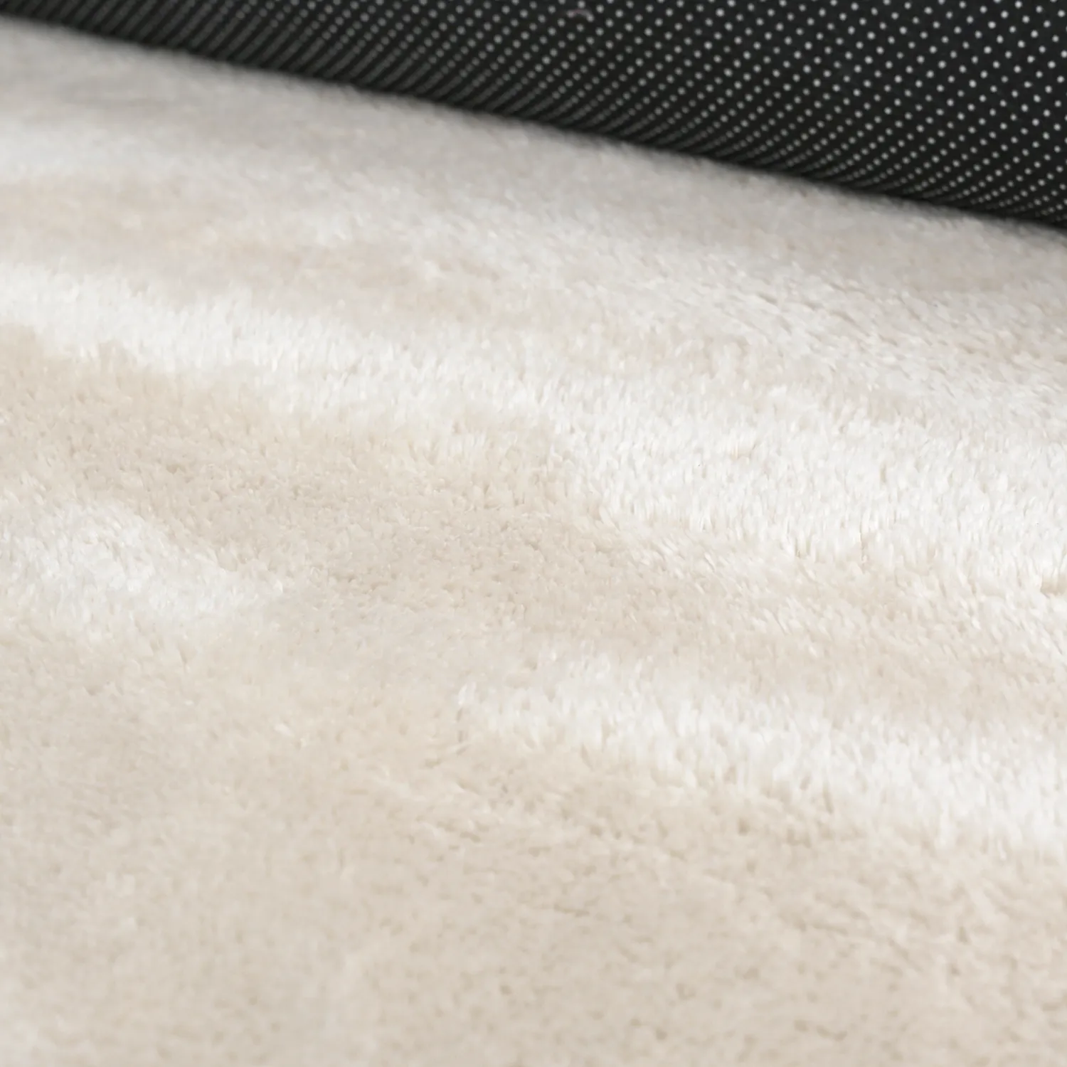 Pyöreä Aaltokuvioinen Matto - Aranga Super Soft Fur (beige)