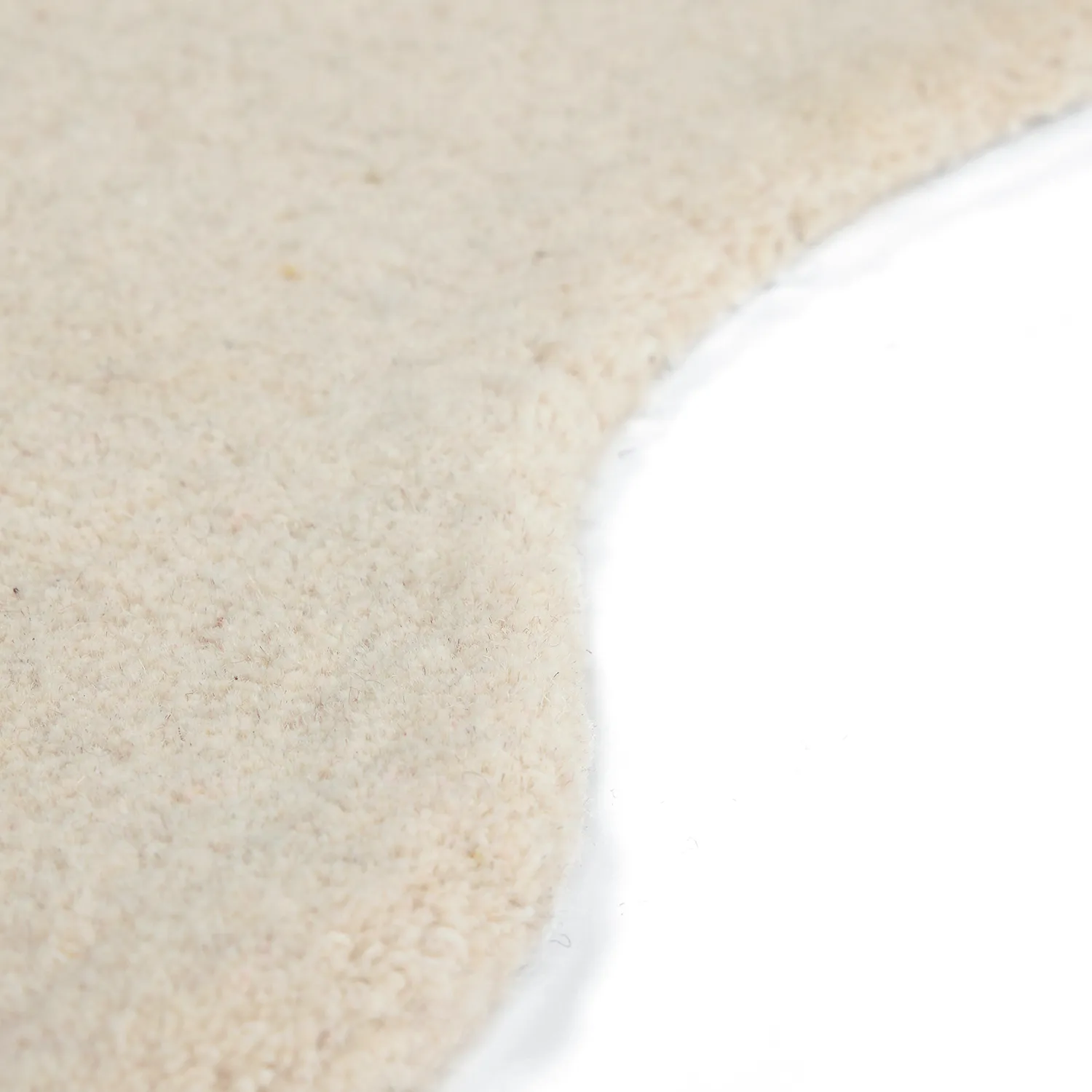 Aaltoileva villamatto - Diu Hand Tufted Wool Premium (kerma)
