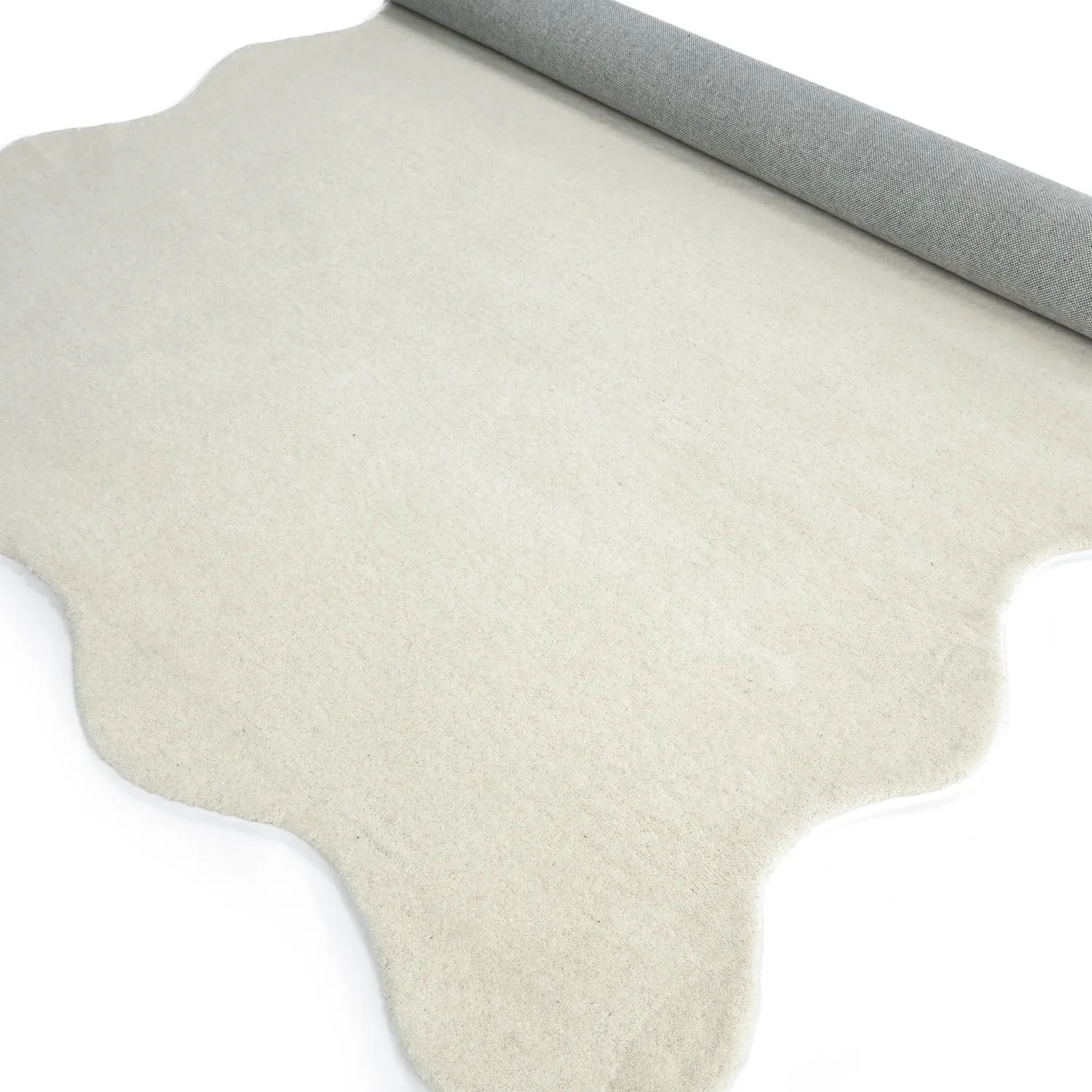 Aaltoileva villamatto - Diu Hand Tufted Wool Premium (valkoinen)
